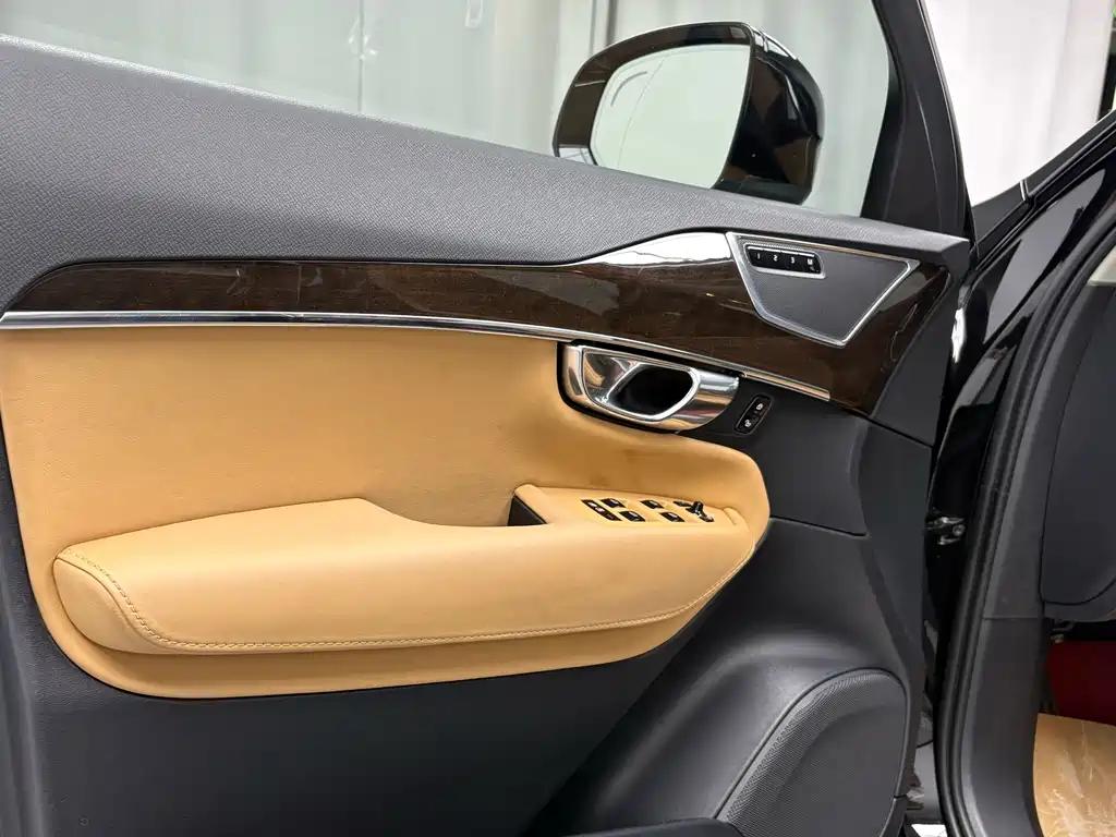 Volvo XC90 2016 — фото 7