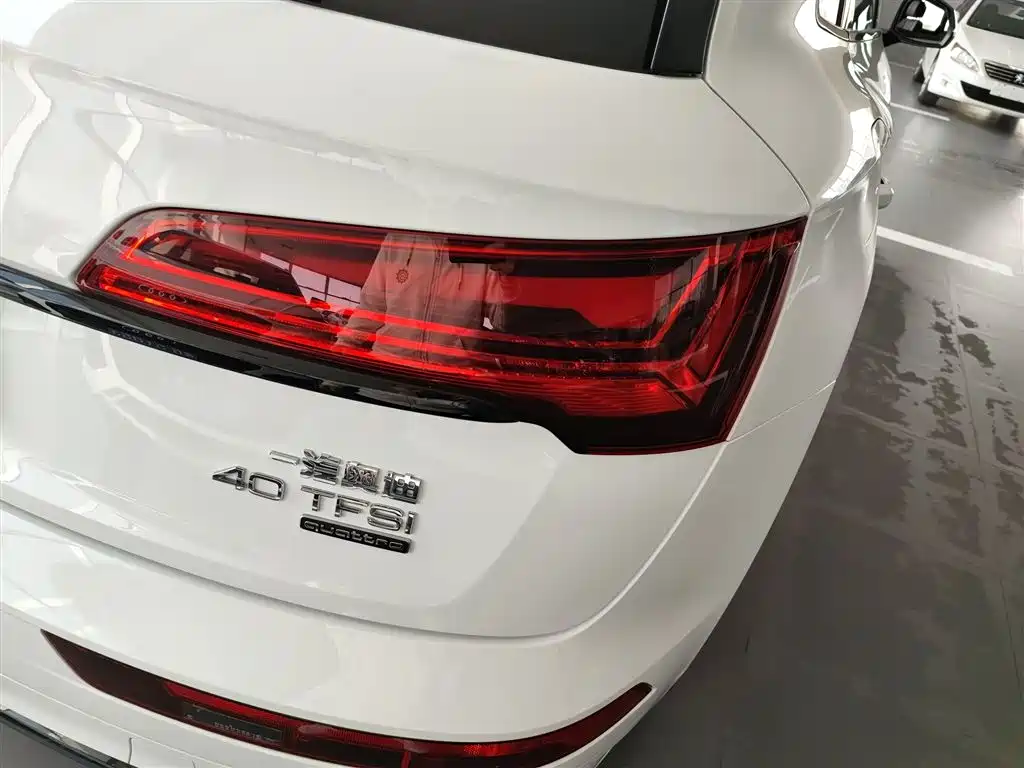 Audi Q5L 2024 — фото 24