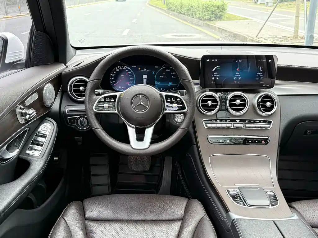 Mercedes-Benz GLC 2021 — фото 14