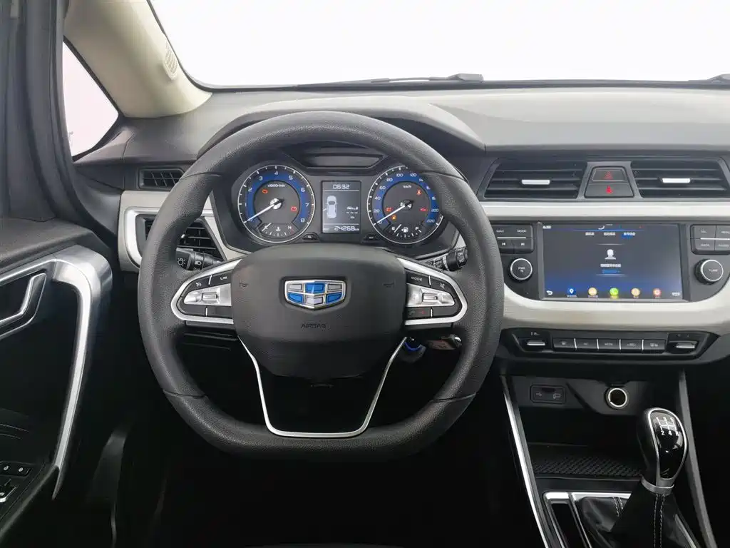 Geely Vision X3 2021 — фото 11
