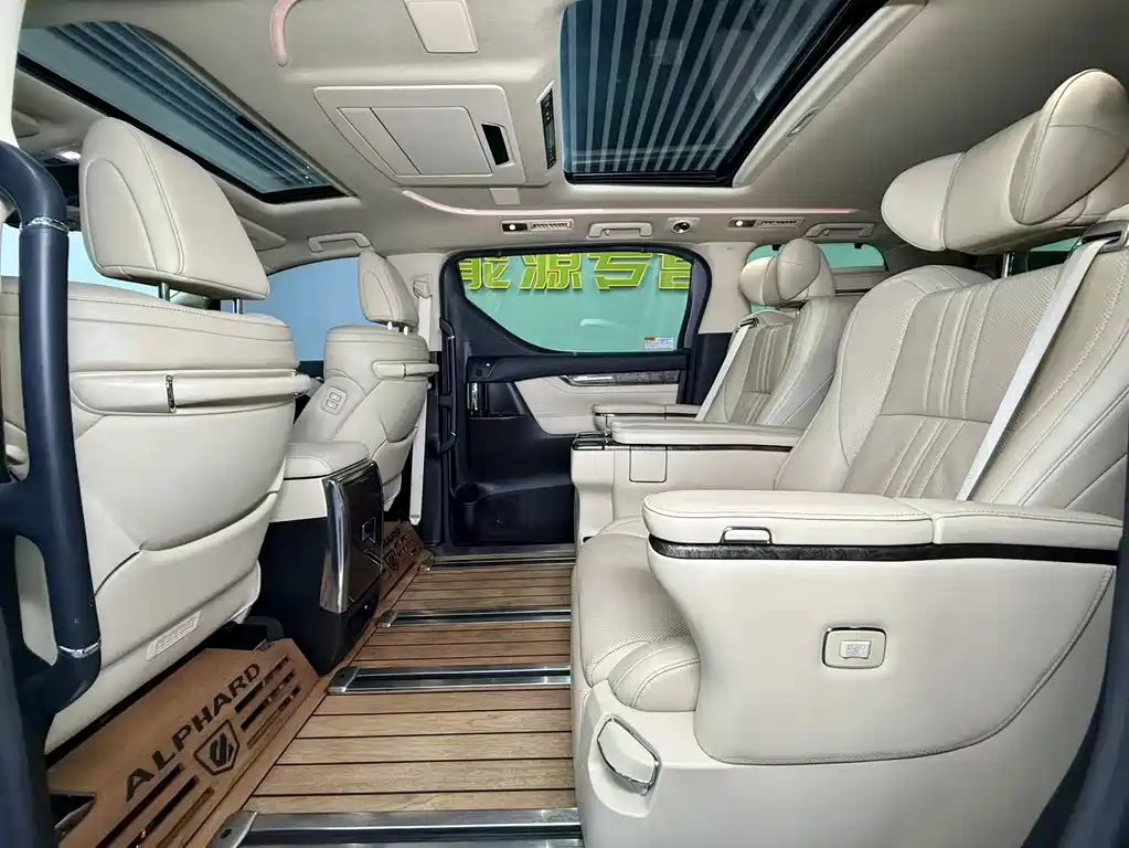 Toyota Alphard 2020 — фото 14