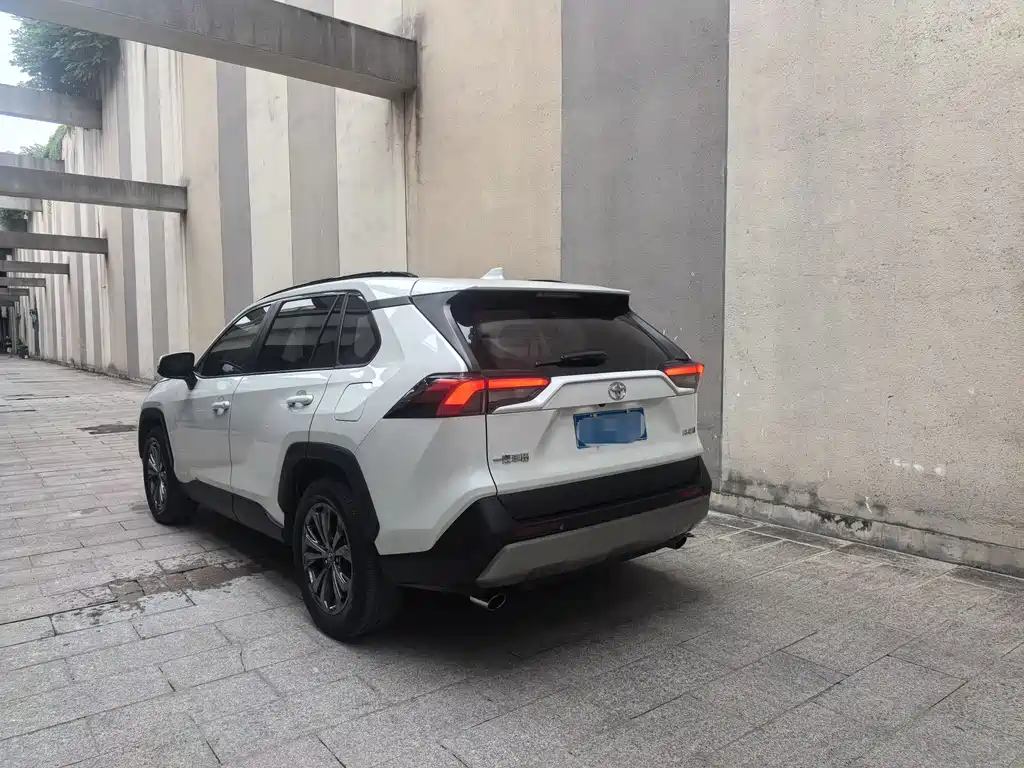 Toyota RAV4 2024