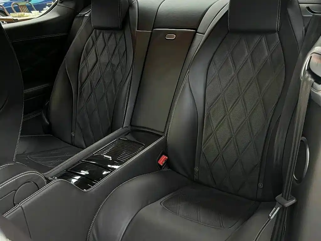 Bentley Continental 2017 — фото 13