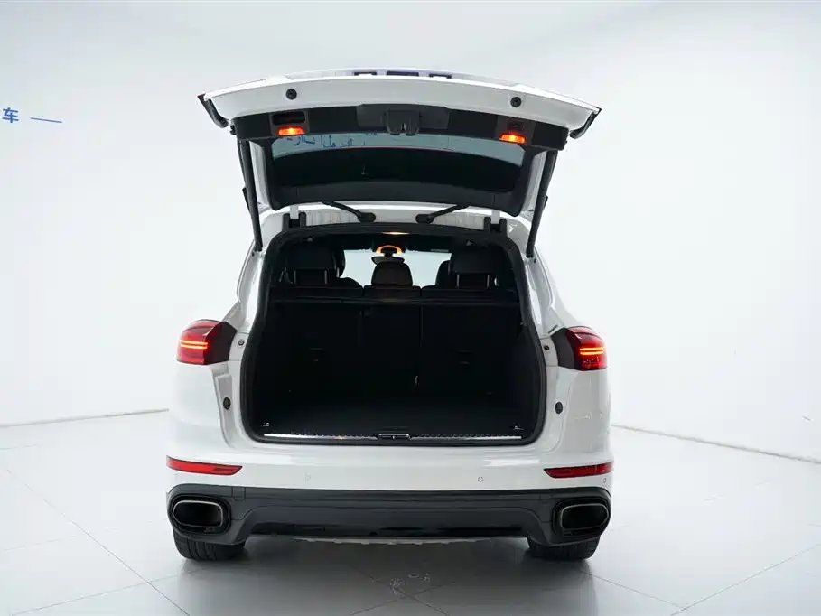 Porsche Cayenne 2017 — фото 20
