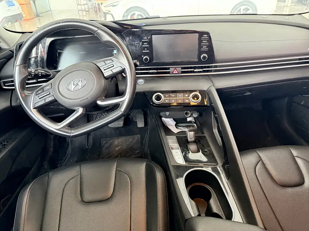 Hyundai Elantra 2021