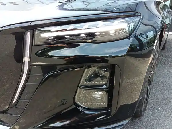 Hongqi H5 2022