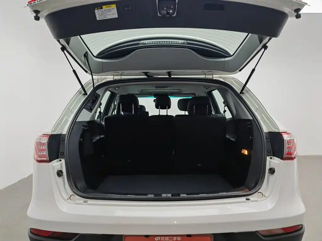 Luxgen Da7 SUV 2016 — фото 16