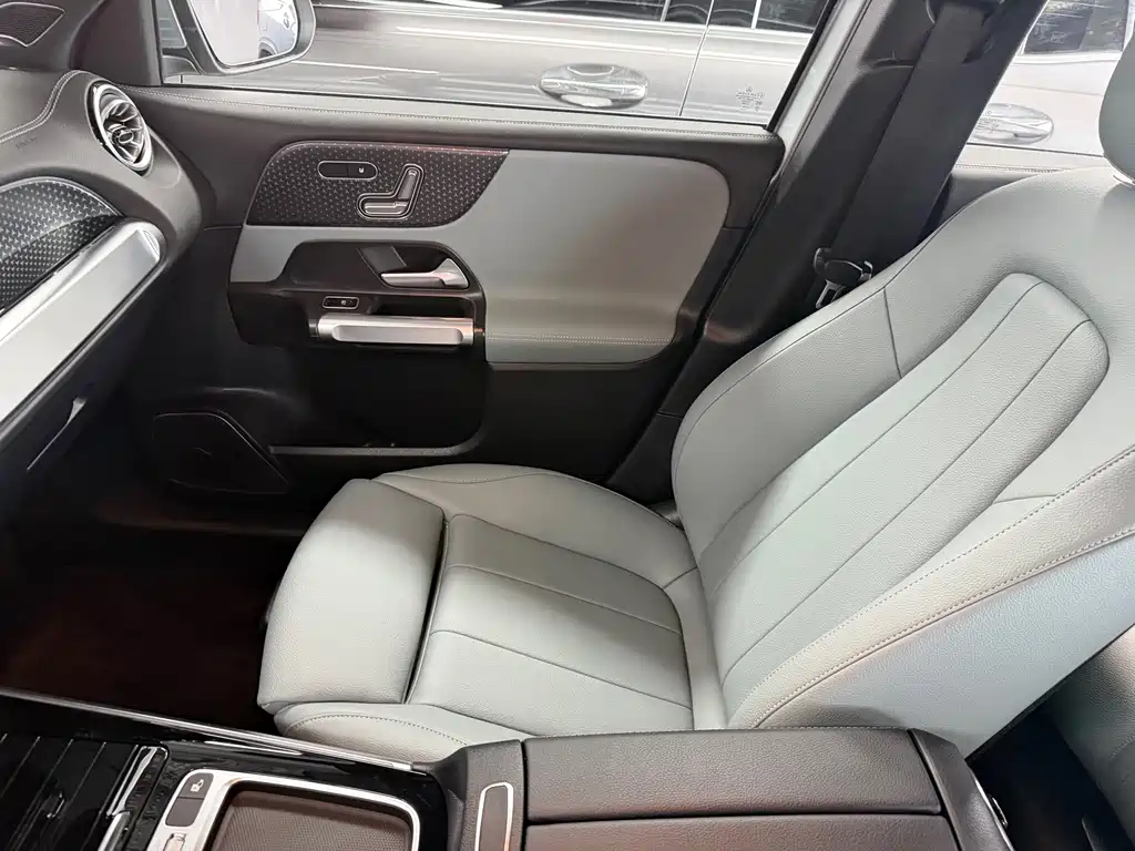Mercedes-Benz EQB 2025