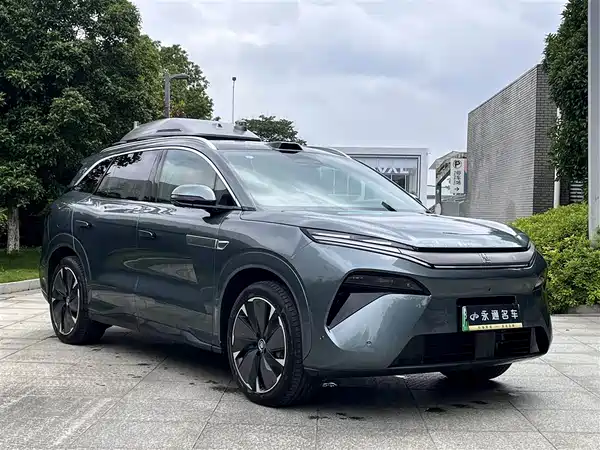 BYD Tang L 2025