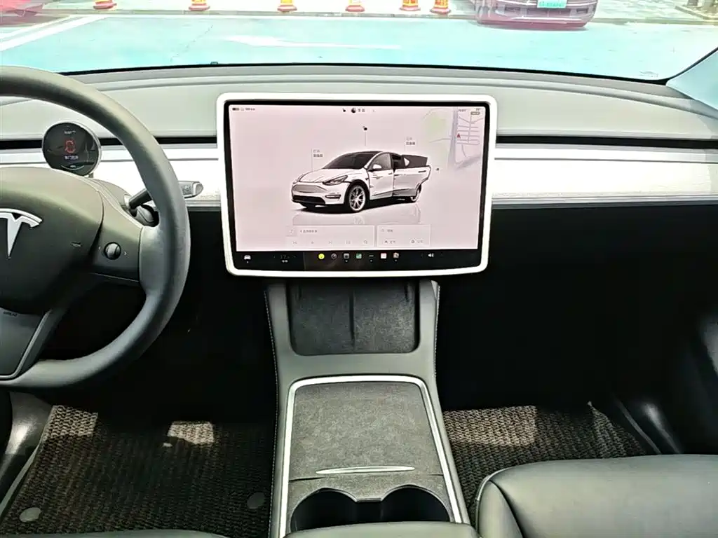 Tesla Model Y 2023 — фото 13