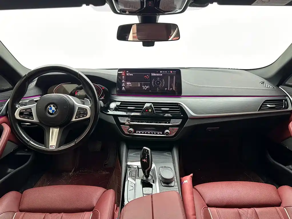 BMW 5 Series 2021 — фото 10
