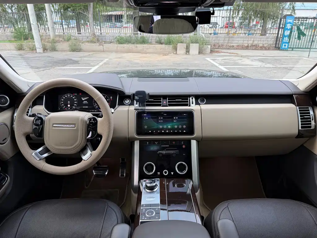 Land Rover Range Rover 2022 — фото 18