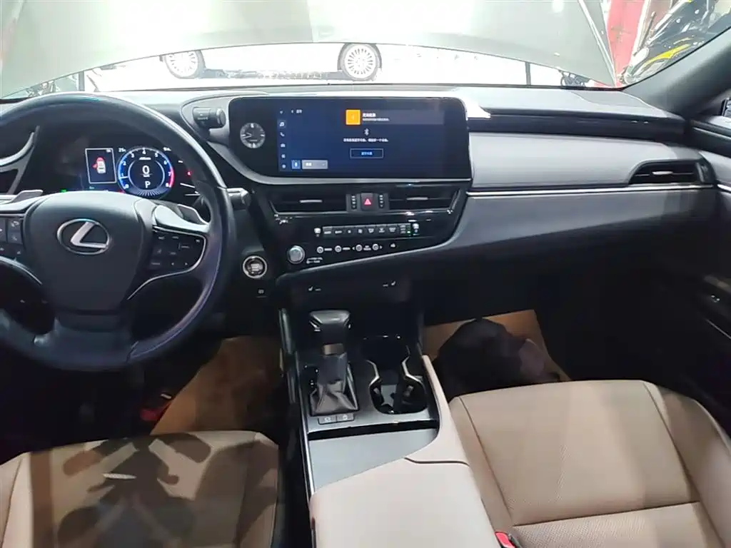 Lexus ES 2023 — фото 13