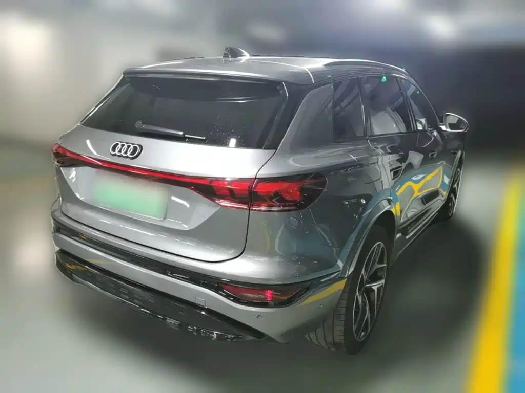 Audi Q6L E-Tron 2025 — фото 12