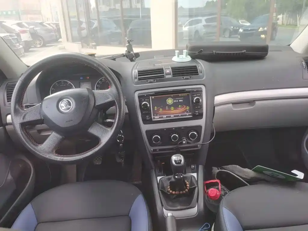 Skoda Octavia 2014 — фото 10