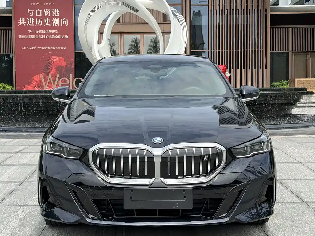 BMW i5 2024 — фото 3
