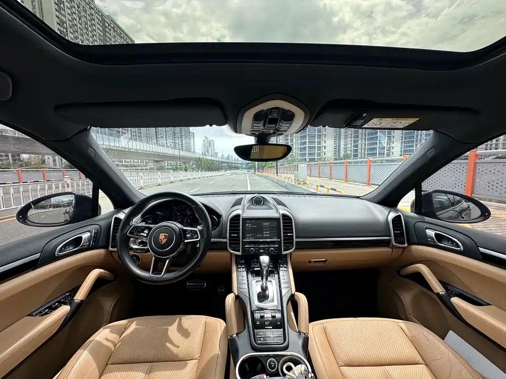 Porsche Cayenne 2015 — фото 8