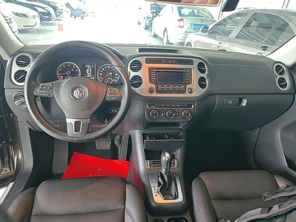 Volkswagen Tiguan 2015 — фото 10