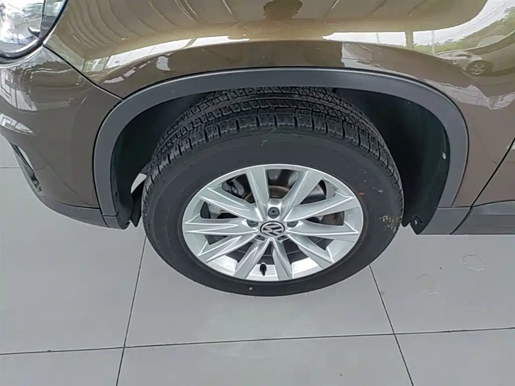 Volkswagen Tiguan 2015 — фото 23