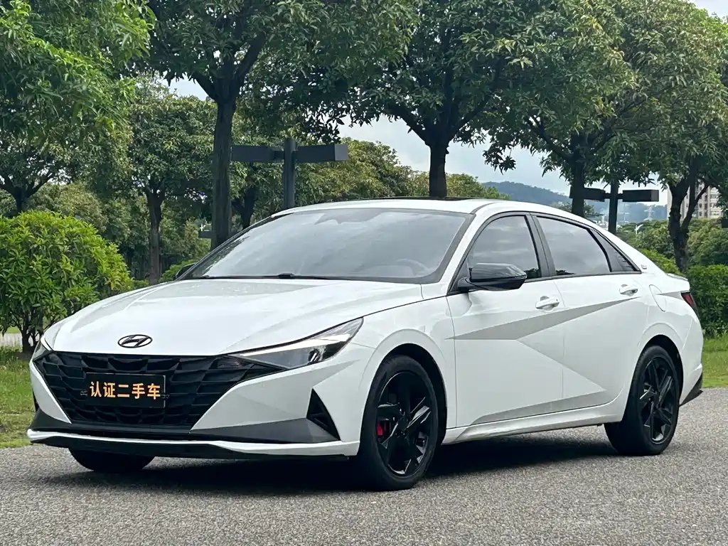 Hyundai Elantra 2022