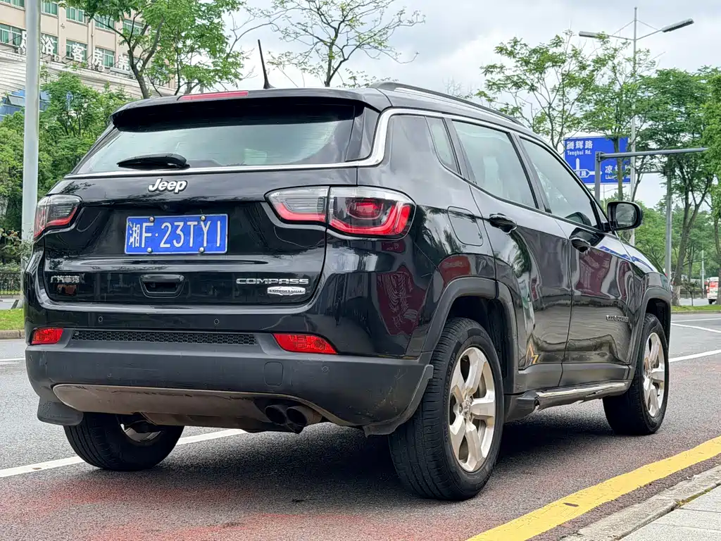 Jeep Compass 2018 — фото 6