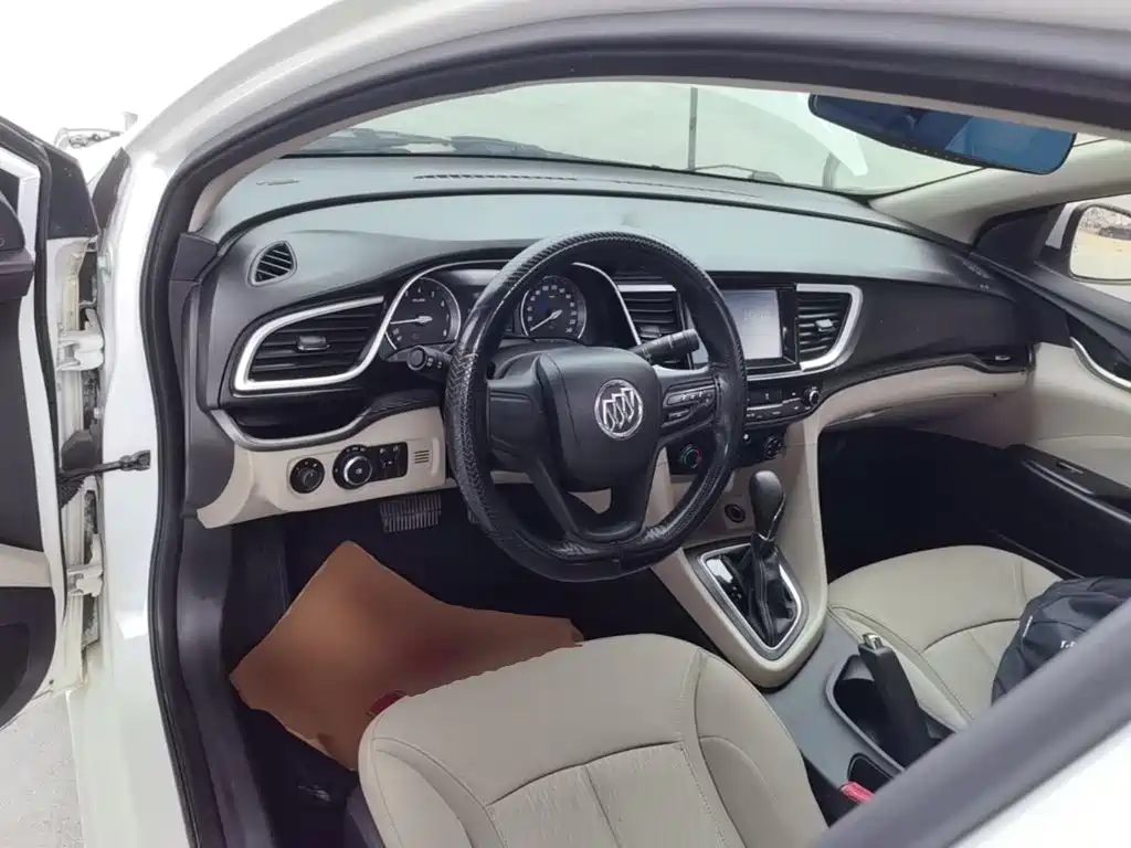 Buick Excelle 2015 — фото 10