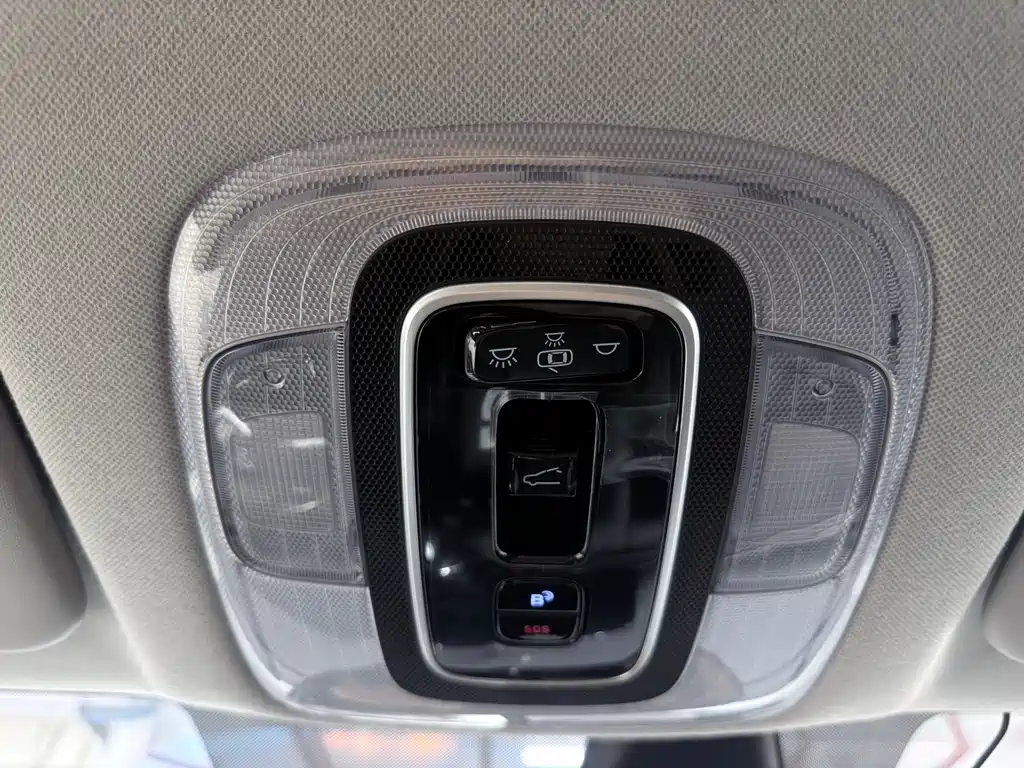 Hyundai Elantra 2022 — фото 27