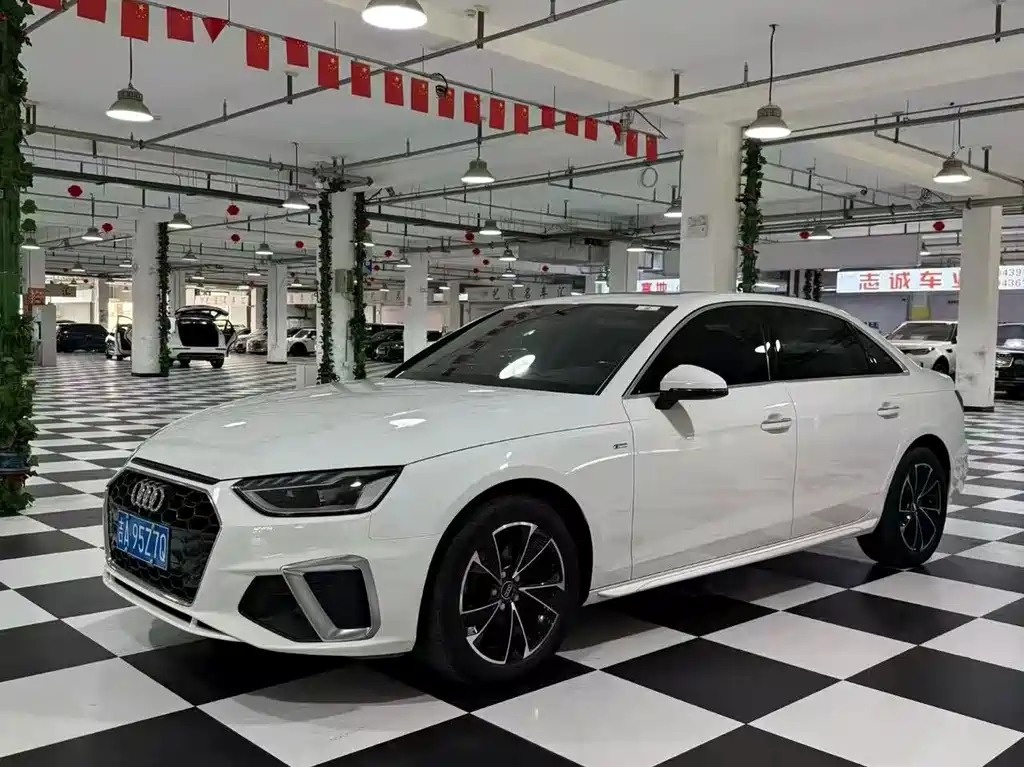 Audi A4L 2021