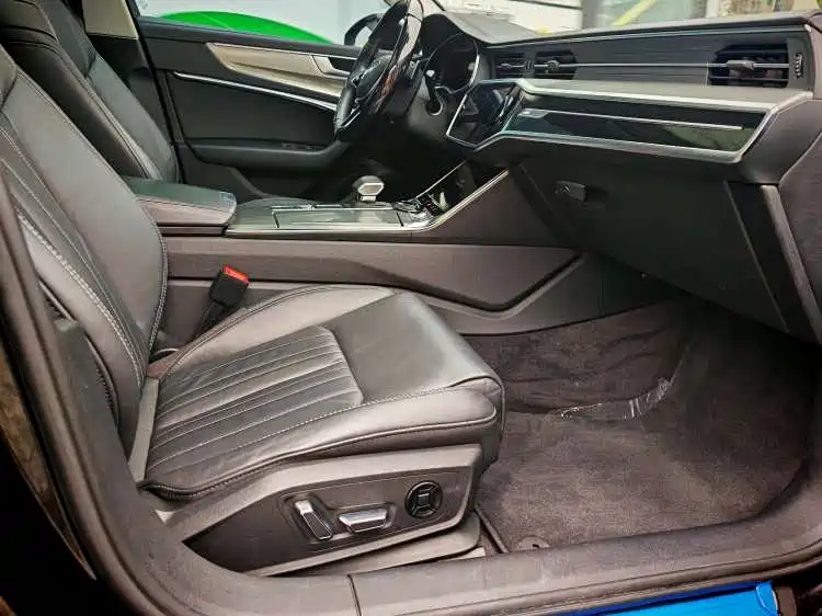 Audi A6L 2023 — фото 14