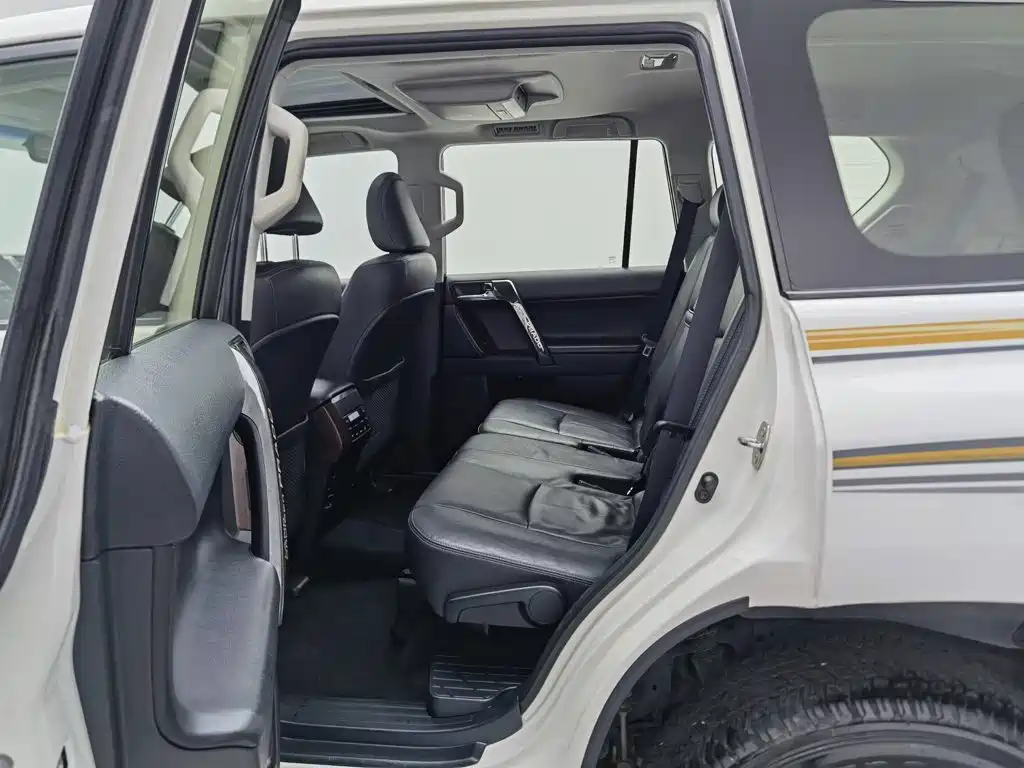 Toyota Prado 2017 — фото 15