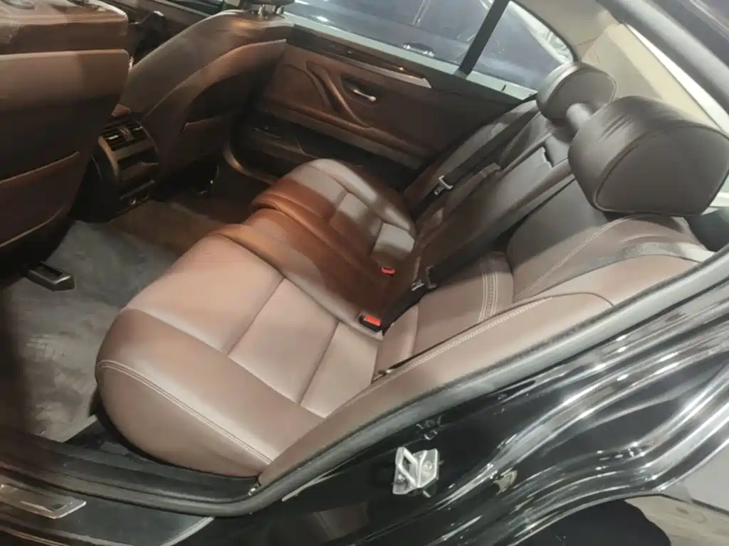 BMW 5 Series 2016 — фото 17