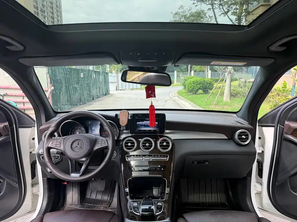 Mercedes-Benz GLC 2019 — фото 10