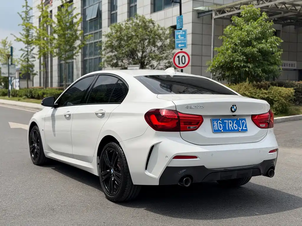 BMW 1 Series 2023 — фото 13