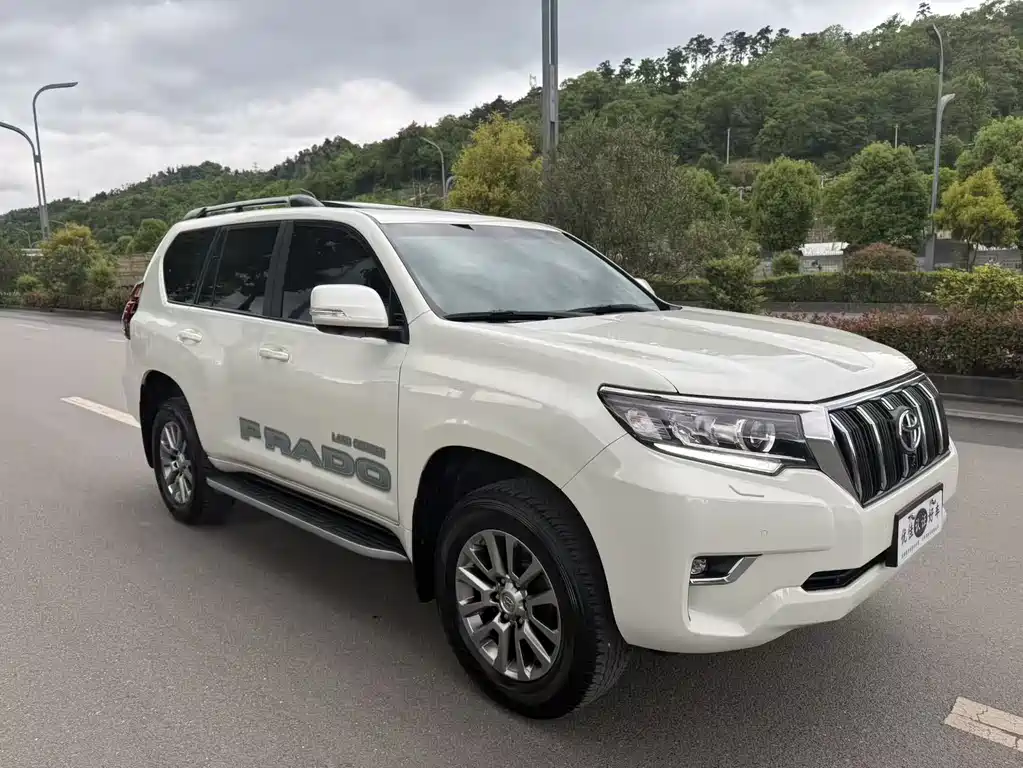 Toyota Prado 2018 — фото 3