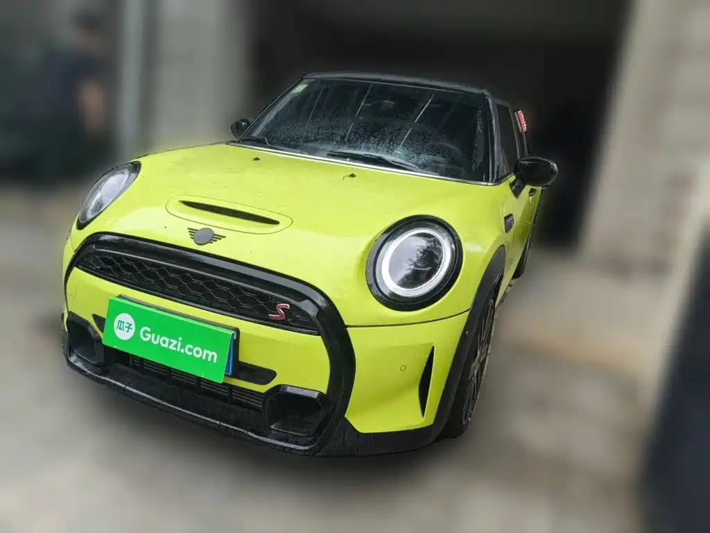 MINI MINI 2024