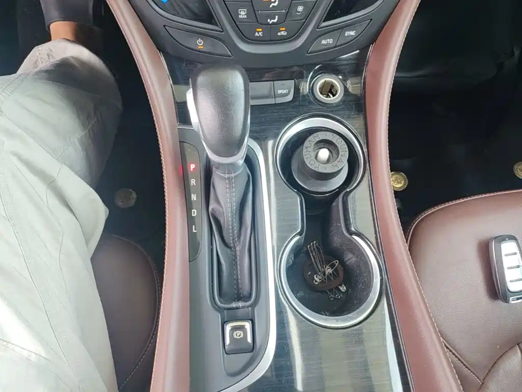 Buick Envision Plus 2021 — фото 14