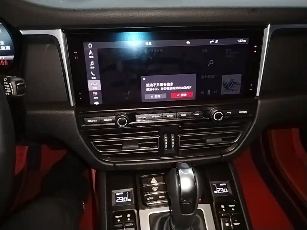 Porsche Macan 2021 — фото 9
