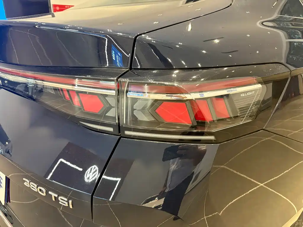 Volkswagen Magotan 2024