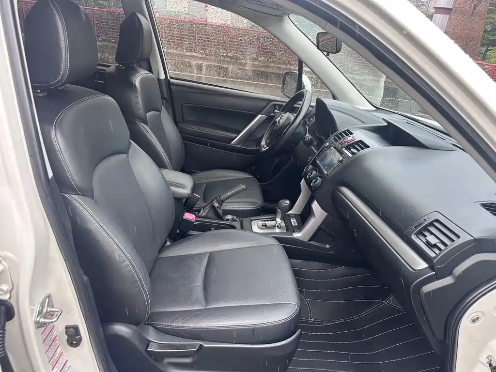 Subaru Forester 2015 — фото 7