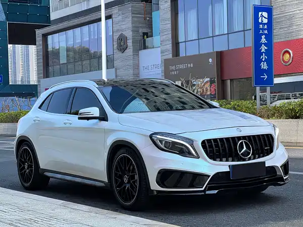 Mercedes-Benz GLA AMG 2016