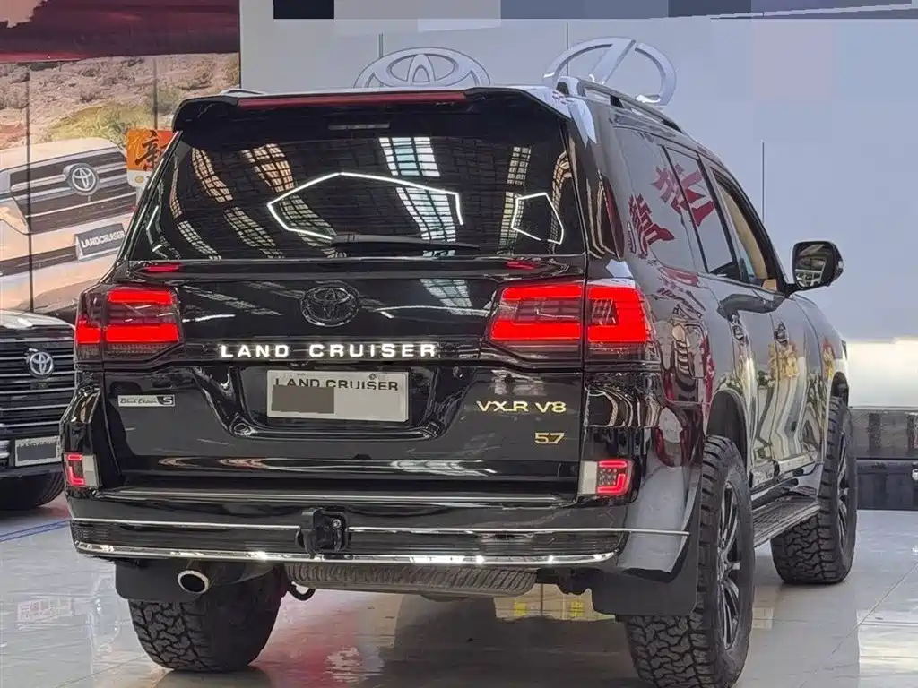 Toyota Land Cruiser 2011