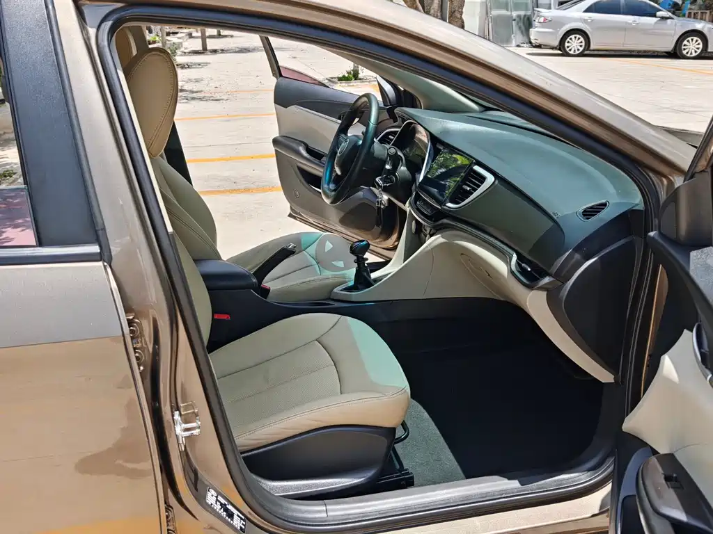 Buick Excelle 2016 — фото 15
