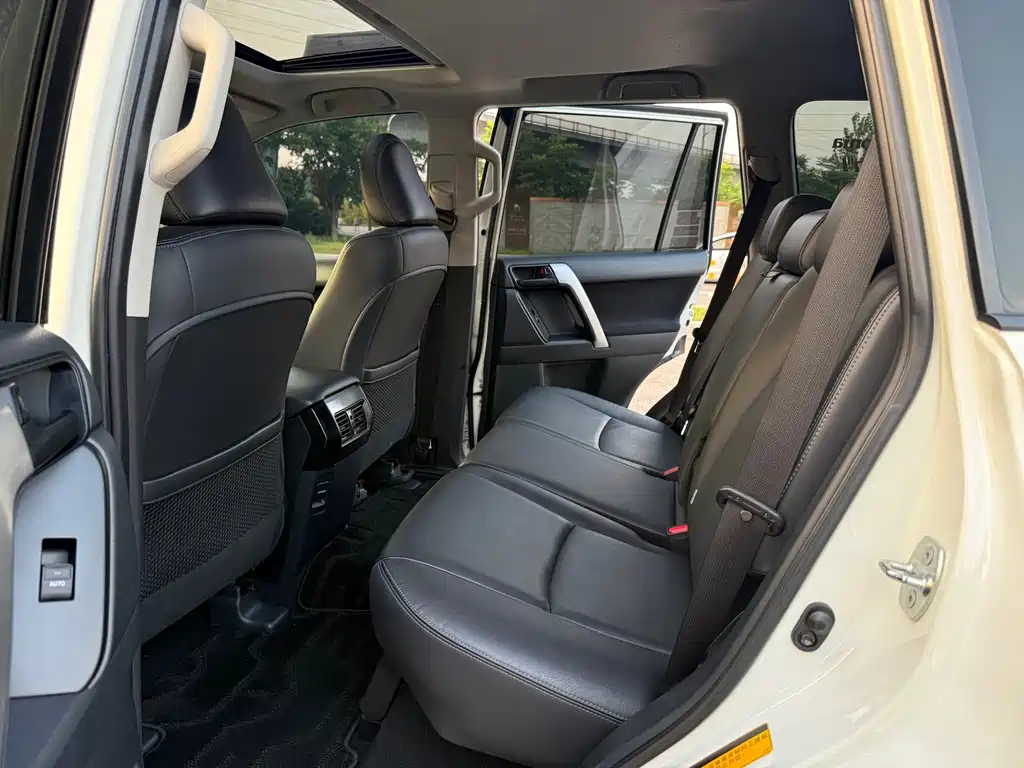 Toyota Prado 2016 — фото 10