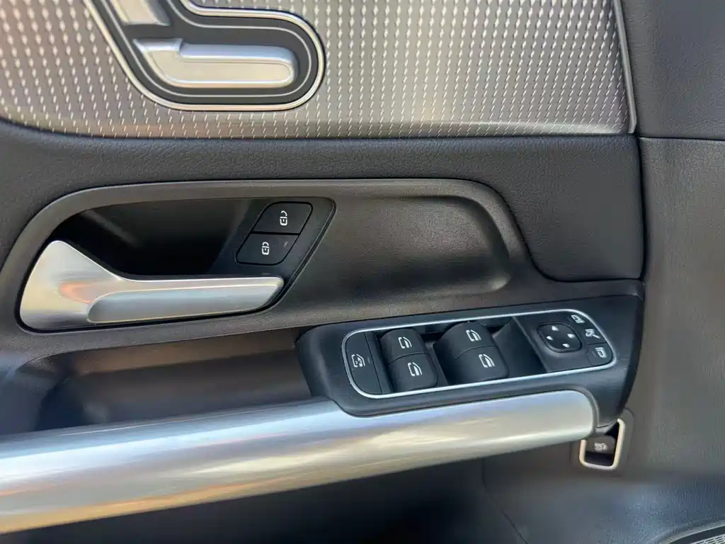 Mercedes-Benz GLA 2021