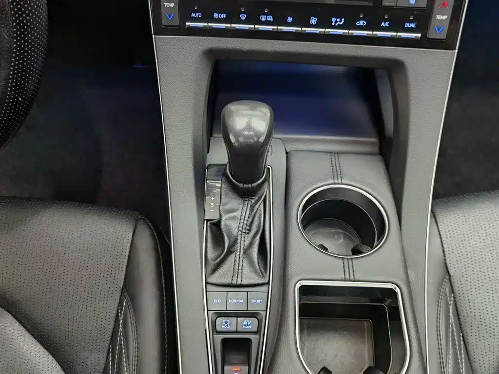 Toyota Avalon 2020 — фото 13