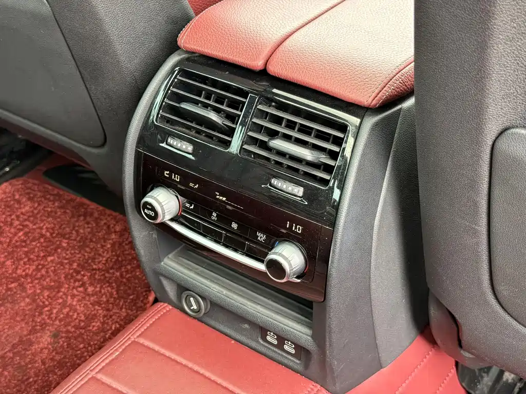 BMW 5 Series 2020 — фото 13