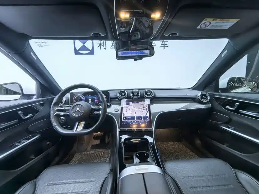 Mercedes-Benz C-Class 2023 — фото 4