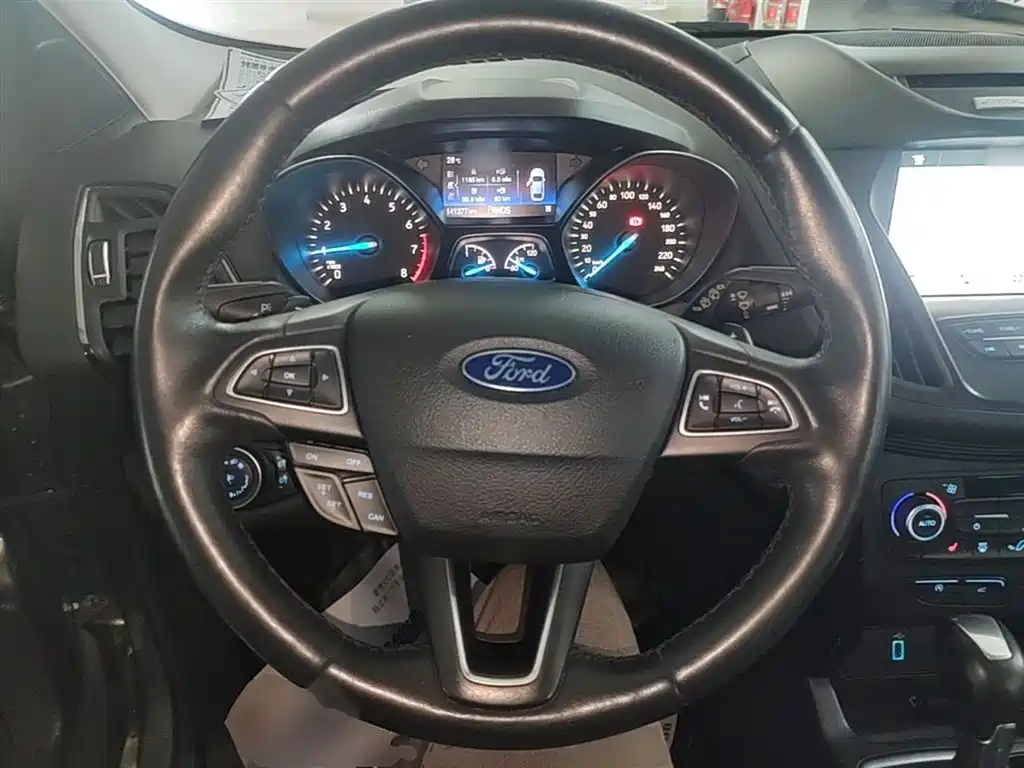 Ford Kuga 2017 — фото 11