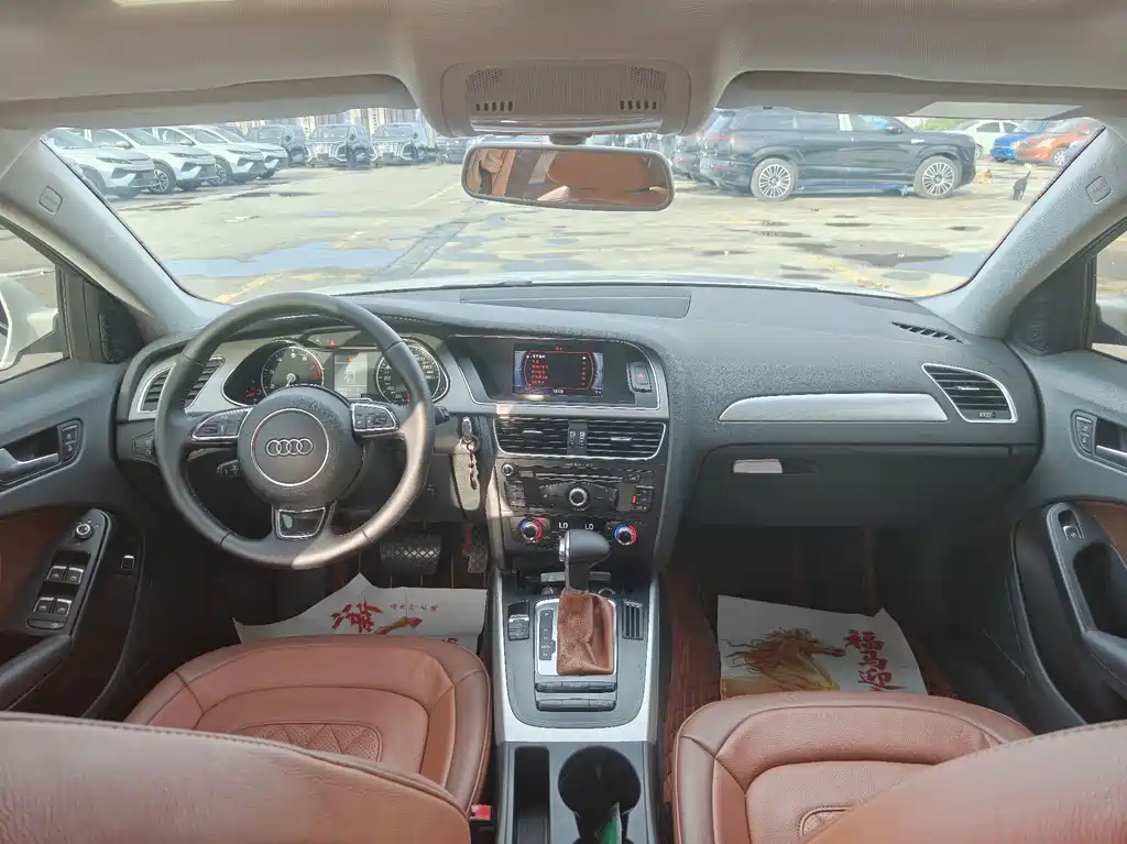 Audi A4L 2015