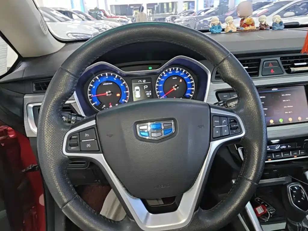 Geely Vision X3 2017 — фото 11
